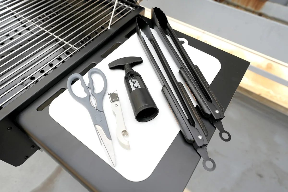 BBQ用トングなどの備品